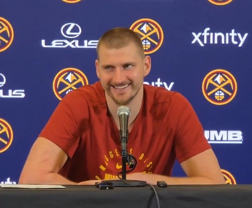 克拉克称约基奇当世最强 约基奇笑言因同属一经纪人