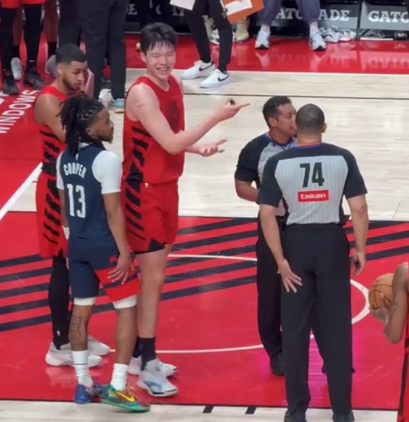 联盟撤销杨瀚森里斯技术犯规 新秀免缴2000美元罚款