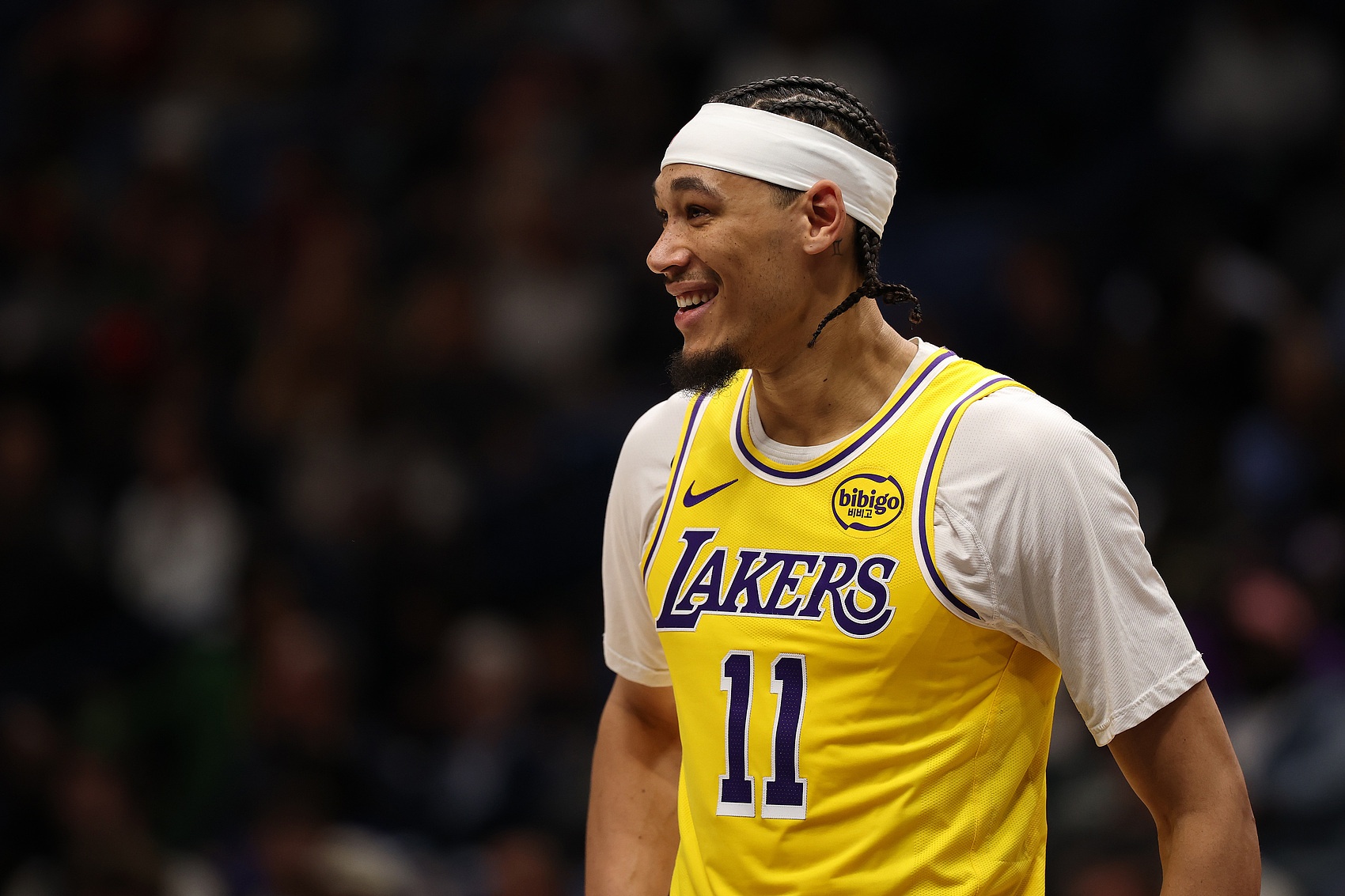 海斯替补登场19分钟8投全中 湖人主场轻取奇才