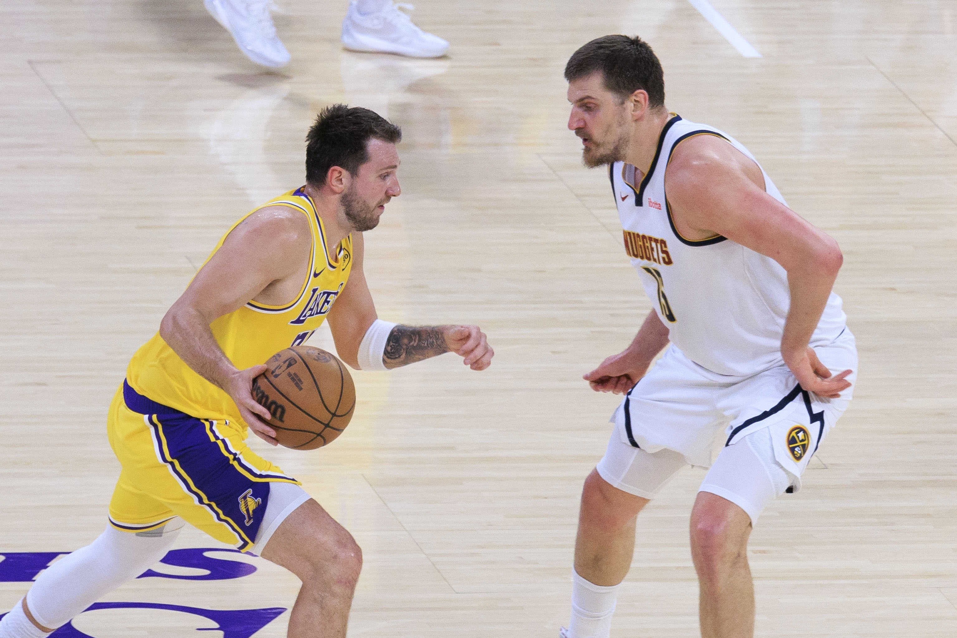 西部三号种子争夺白热化 湖矿狼火混战首轮或现雷勇对决