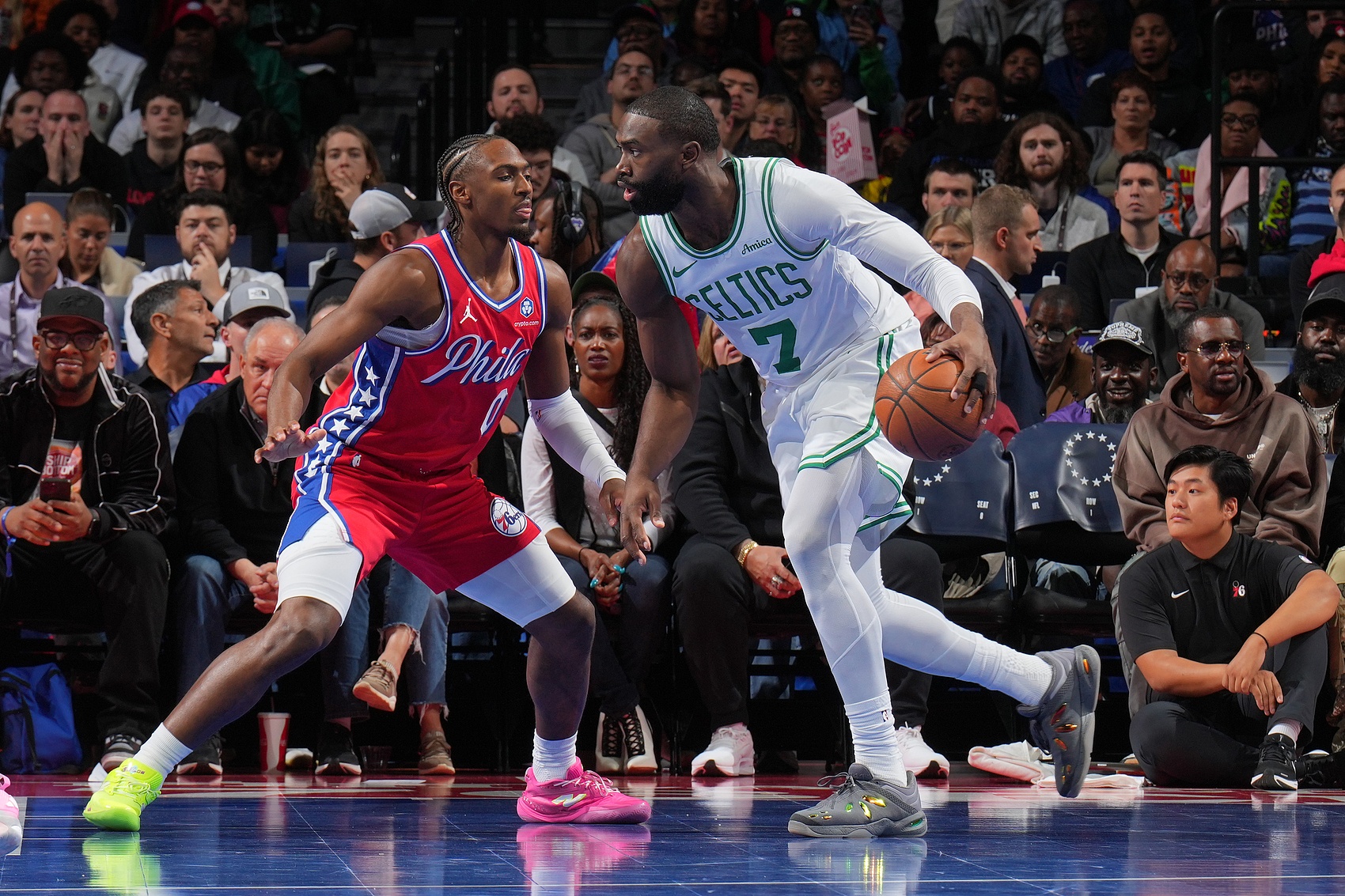 西部三号种子争夺白热化 湖矿狼火混战首轮或现雷勇对决