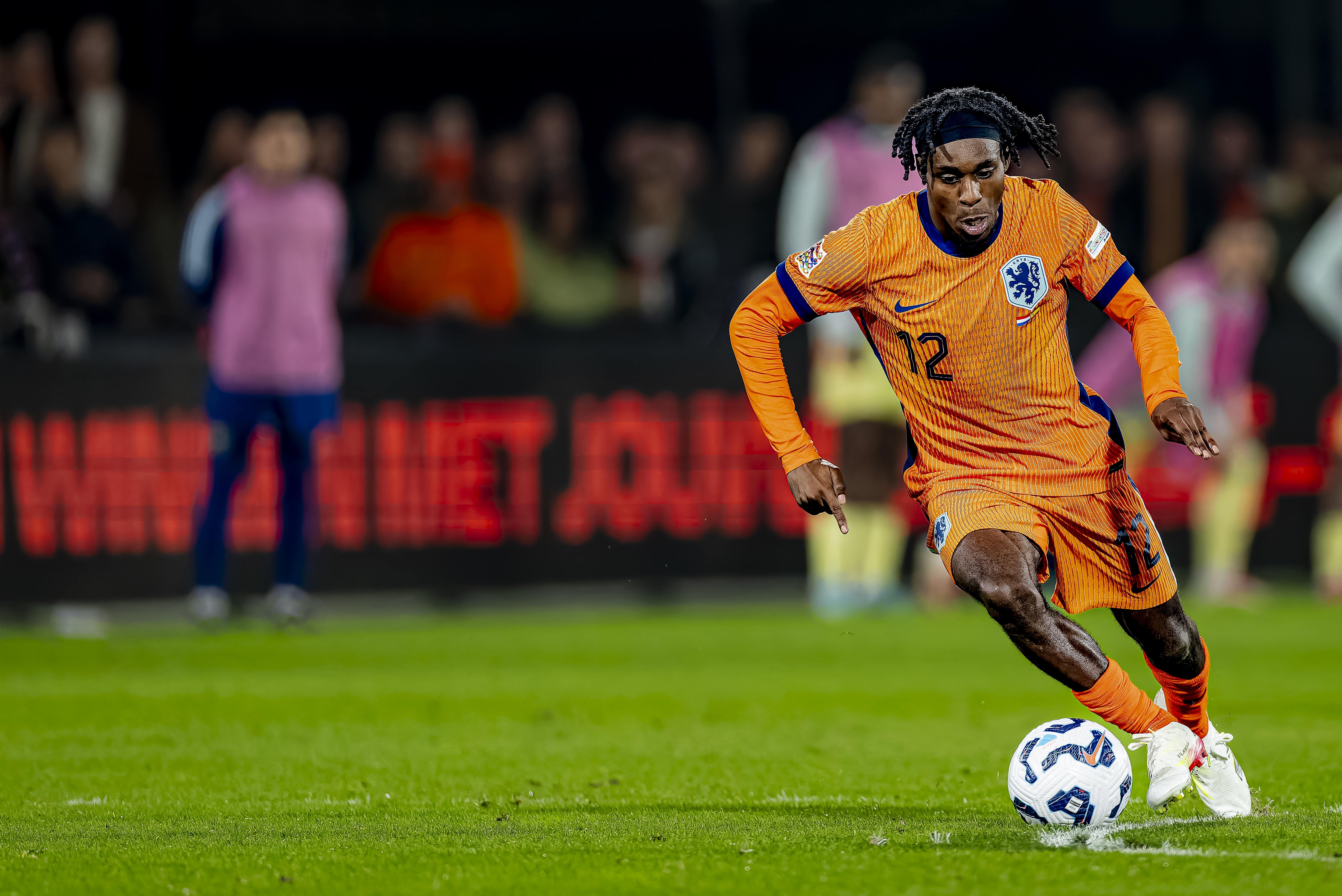 科曼确认弗林蓬伤退打乱部署 荷兰友谊赛战平厄瓜多尔