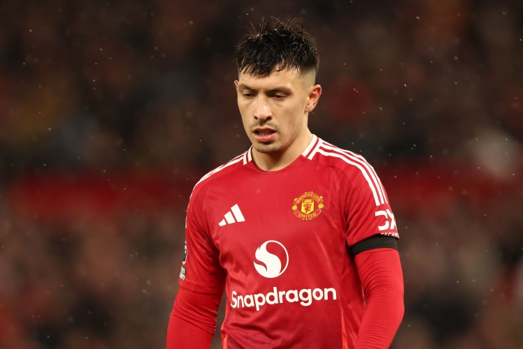 利桑德罗恢复室外训练 曼联后防告急催其复出