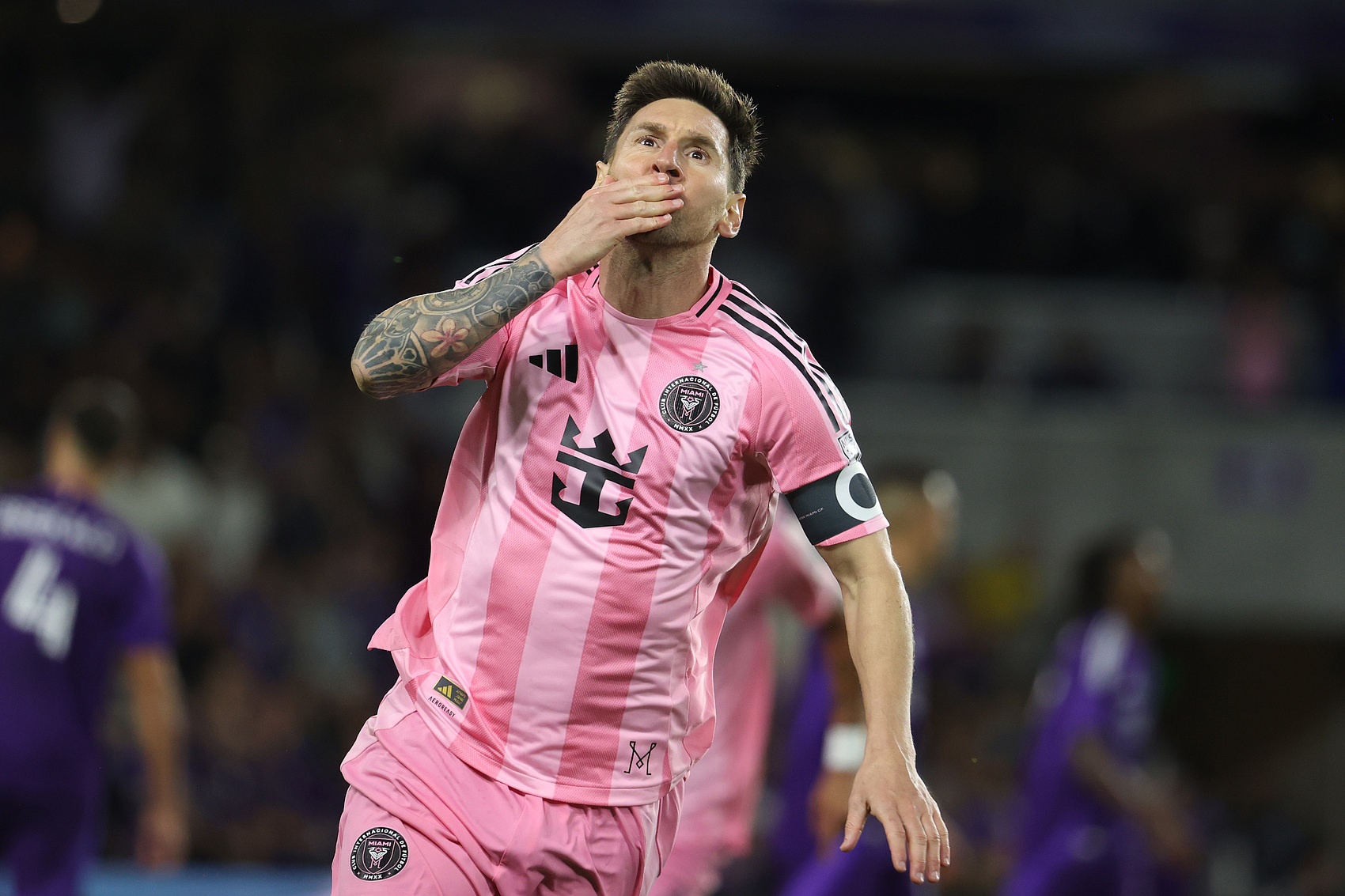 昆卡专访：梅西无可超越 谈巴萨生涯与未来