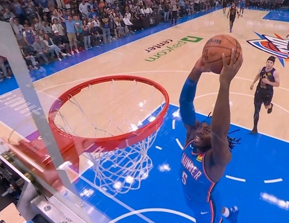 里夫斯连续致命失误 多特连取5分打停湖人