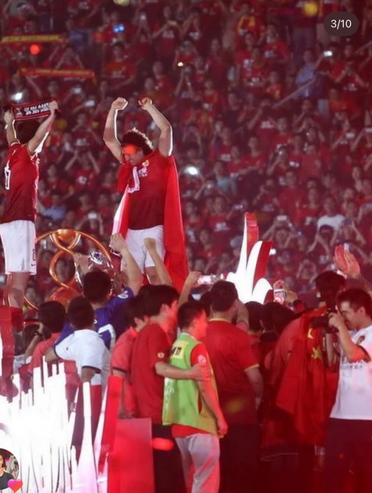 艾克森社媒追忆2013亚冠 晒与里皮孔卡夺冠旧照