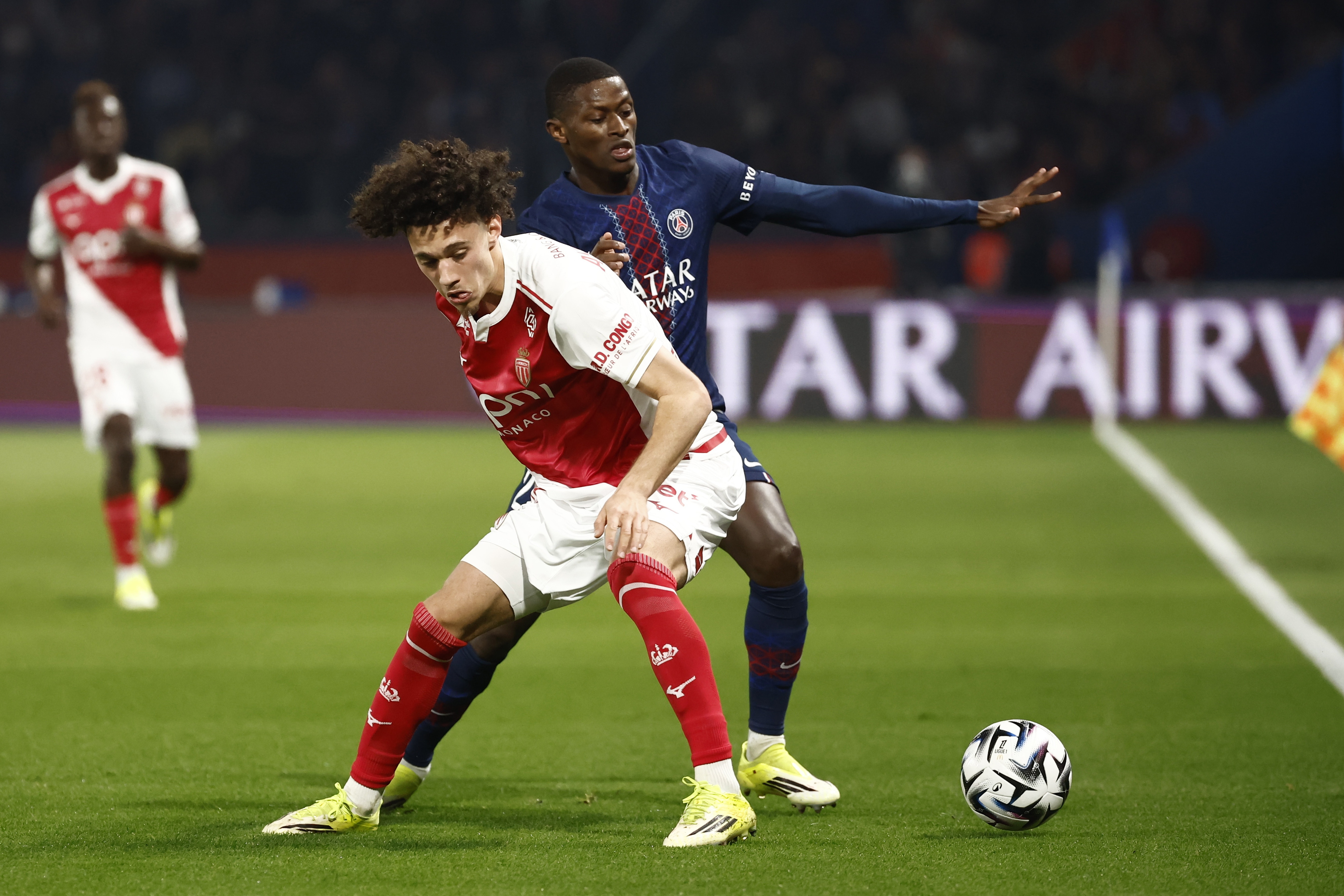 队报确认阿克利乌舍巴洛贡今夏离队 前者标价维持7000万欧元