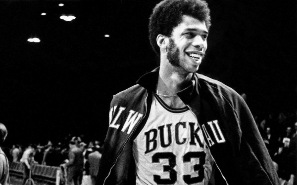 弗拉格51分刷新最年轻50+纪录 新秀50+历史榜单仅15次 弗拉格51分刷新最年轻50+纪录 新秀50+历史榜单仅15次