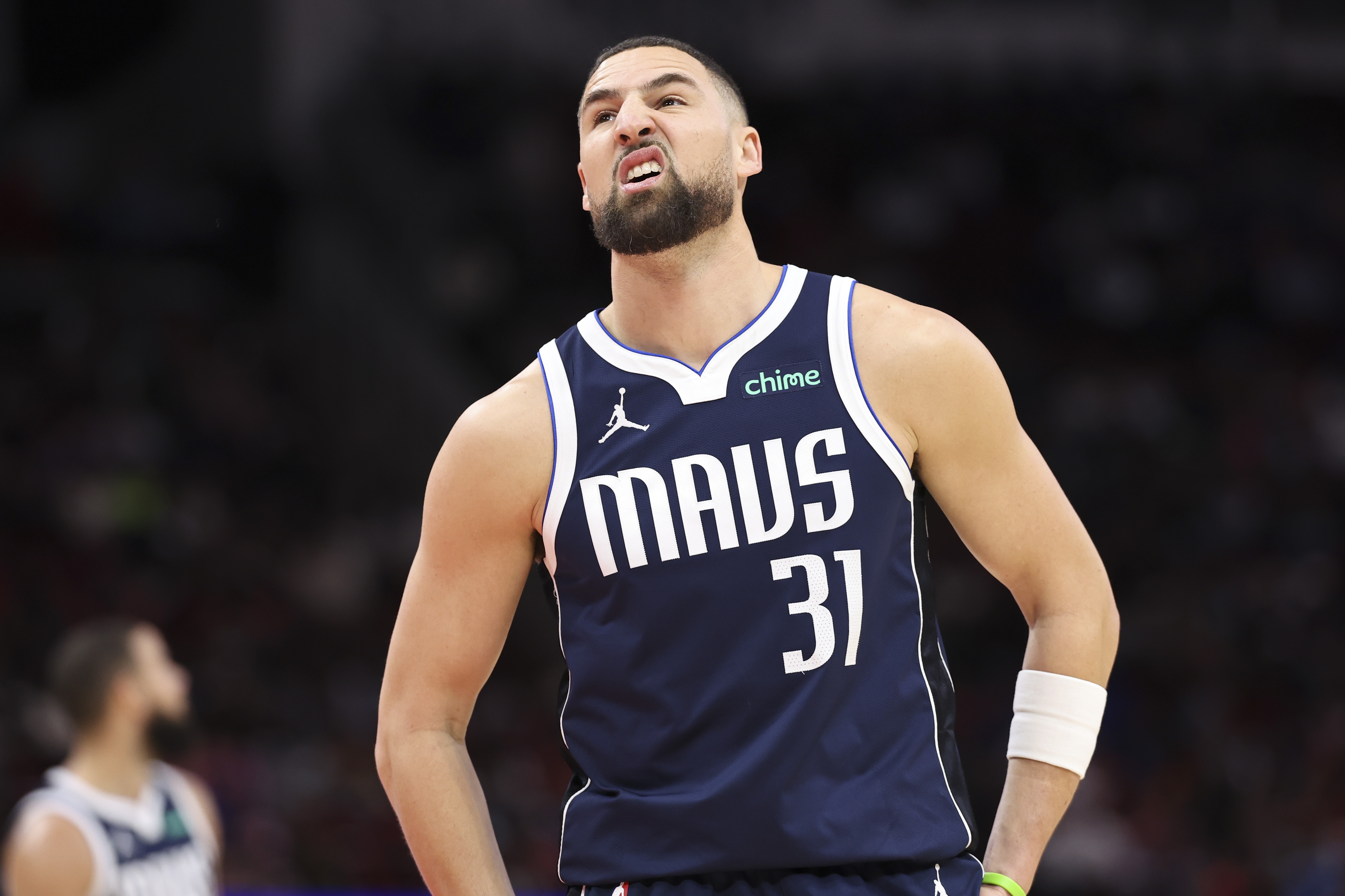 克莱13中7取18分难阻独行侠主场失守