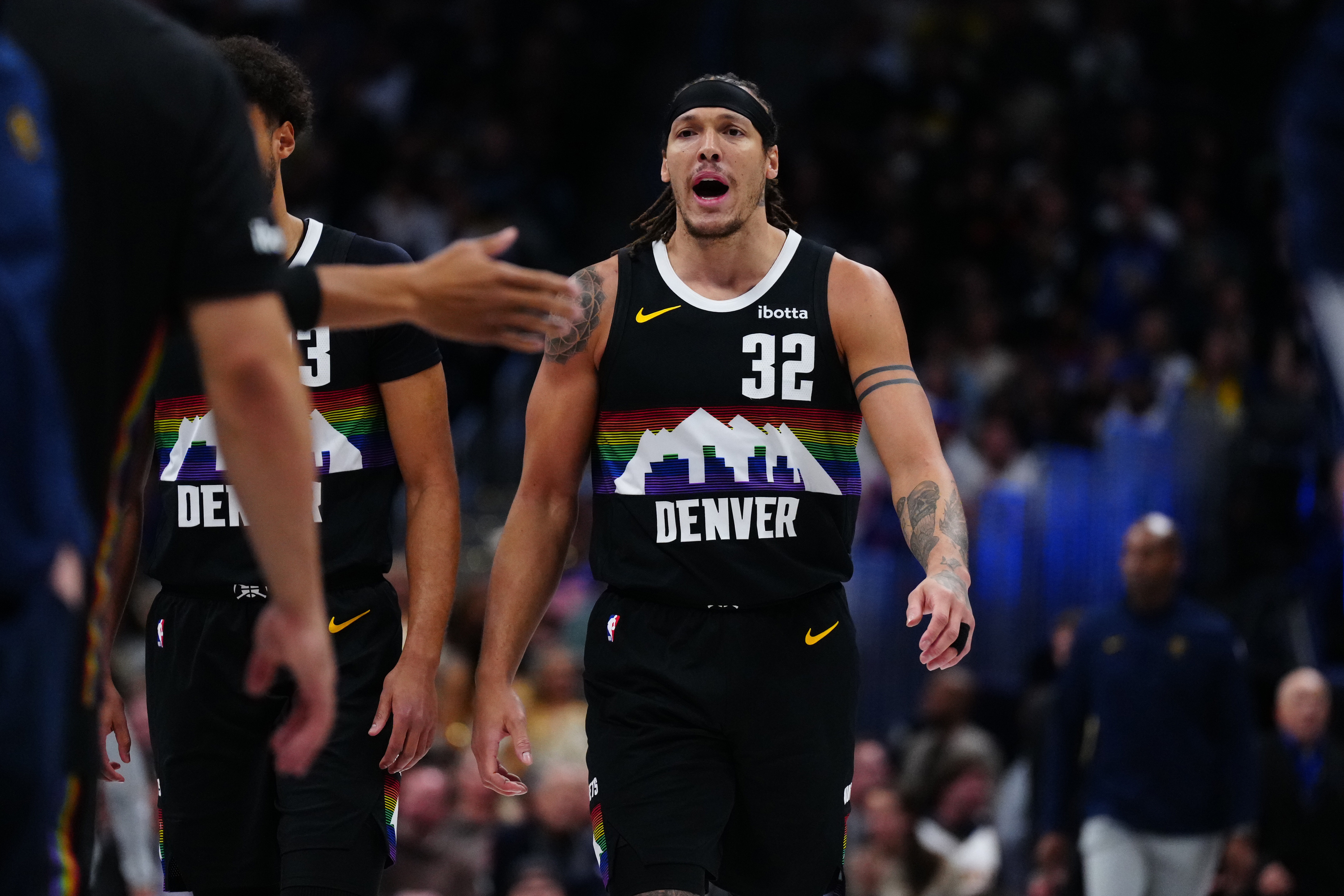 戈登加时赛关键换防定乾坤 约基奇40+13掘金险胜马刺 戈登加时赛关键换防定乾坤 约基奇40+13掘金险胜马刺