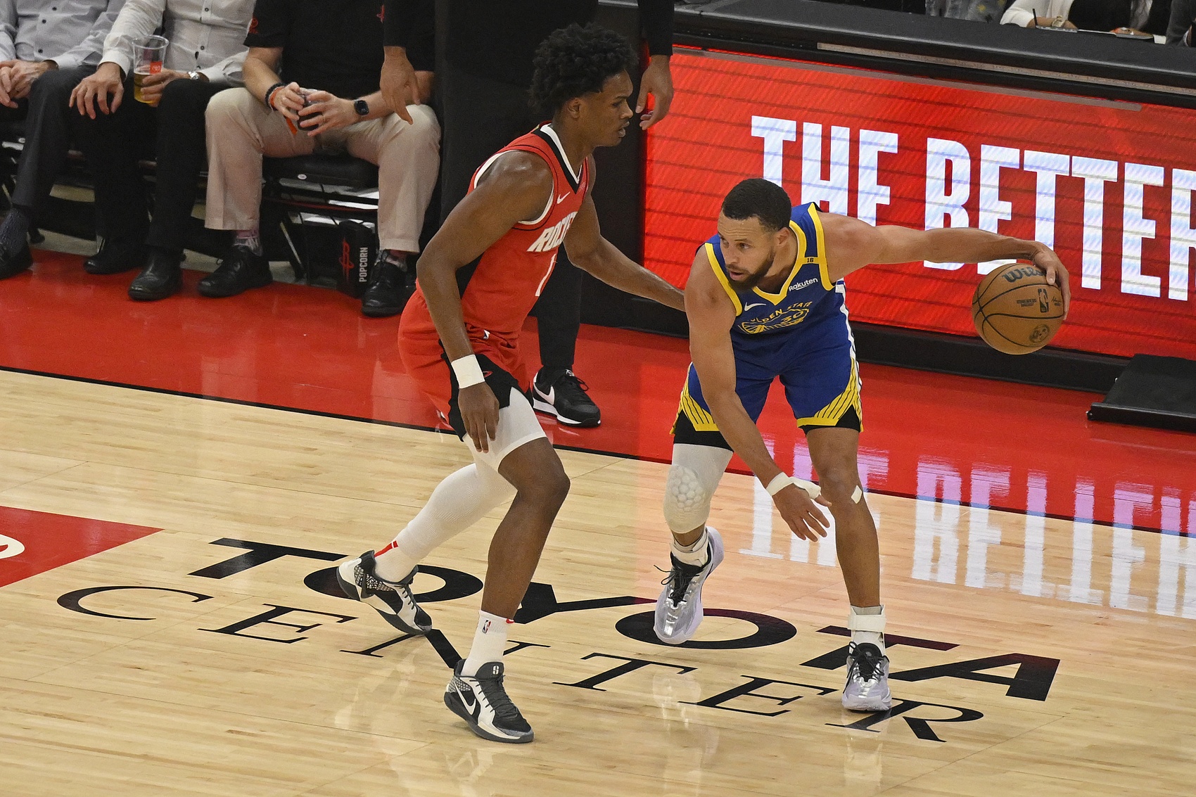 库里复出29分难救主 科尔直言阿门汤普森是最难防守考验 库里复出29分难救主 科尔直言阿门汤普森是最难防守考验