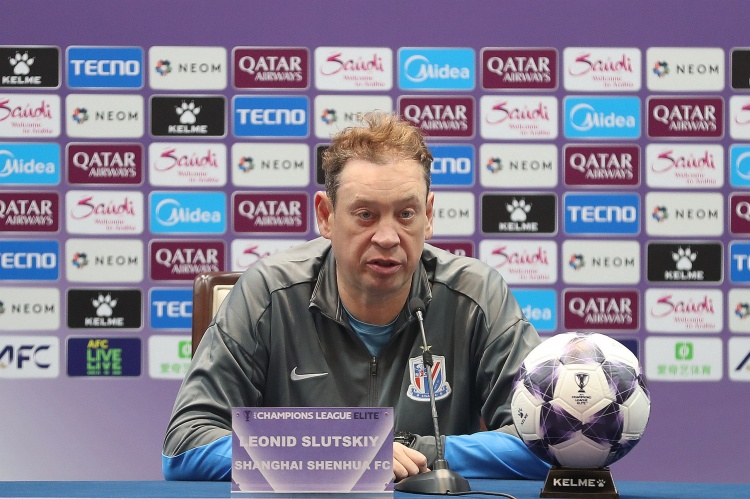 斯卢茨基详解锋线部署 特谢拉十号位决定拉唐位置