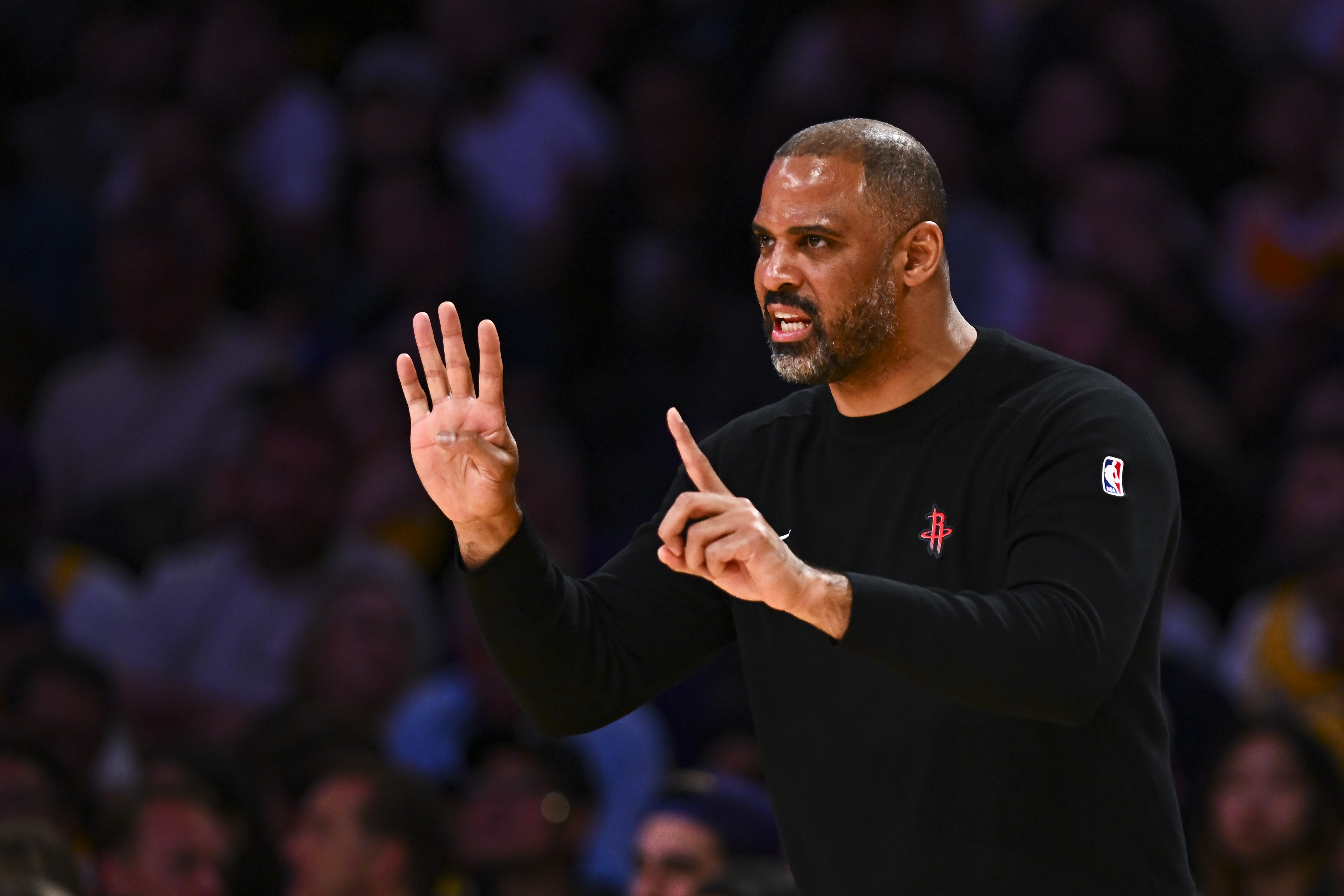 乌度卡复盘火箭险胜 点名领先13分时连续三回合仓促出手 乌度卡复盘火箭险胜 点名领先13分时连续三回合仓促出手