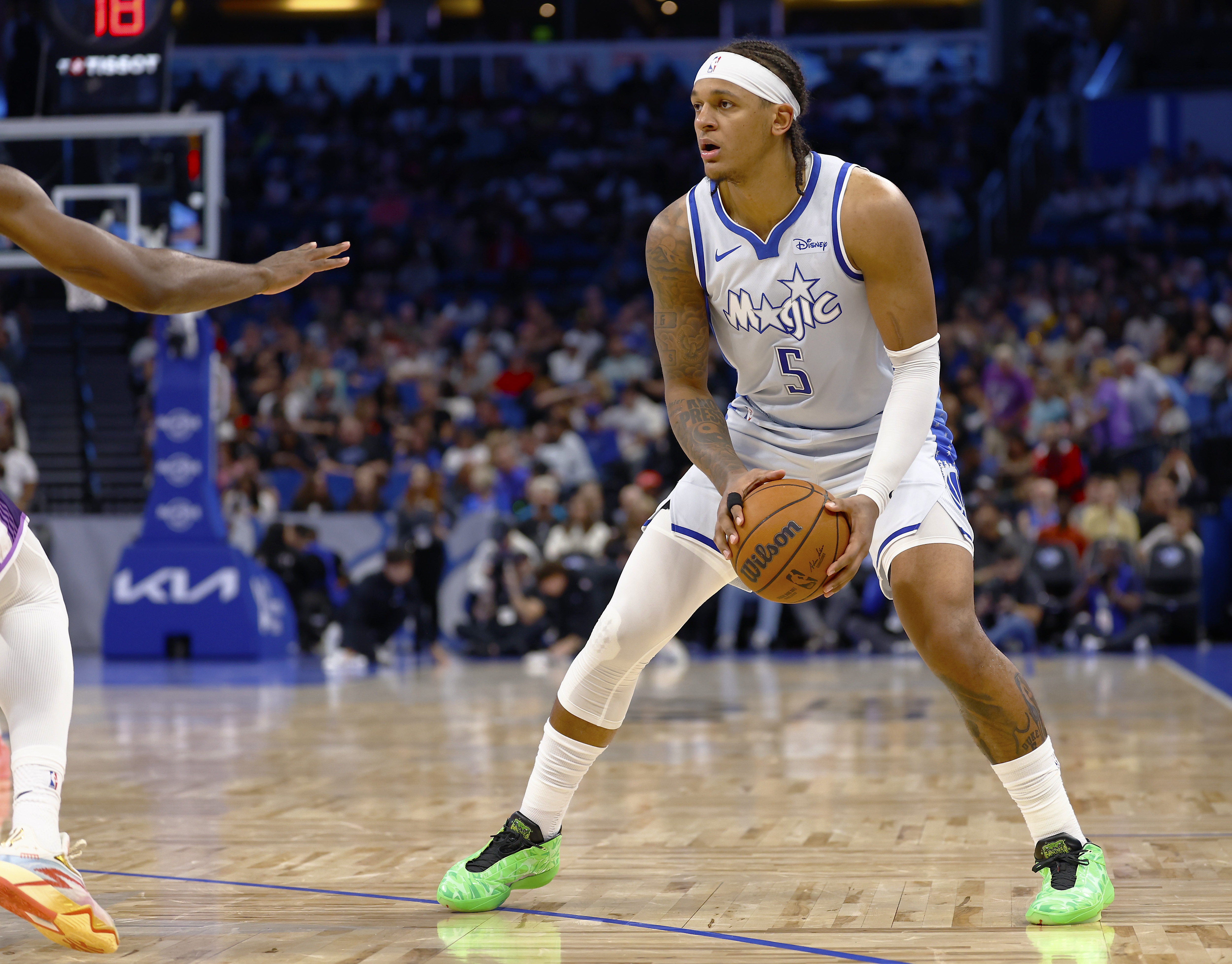 魔术主场力克东部第一活塞 尼克斯轮换不敌老鹰