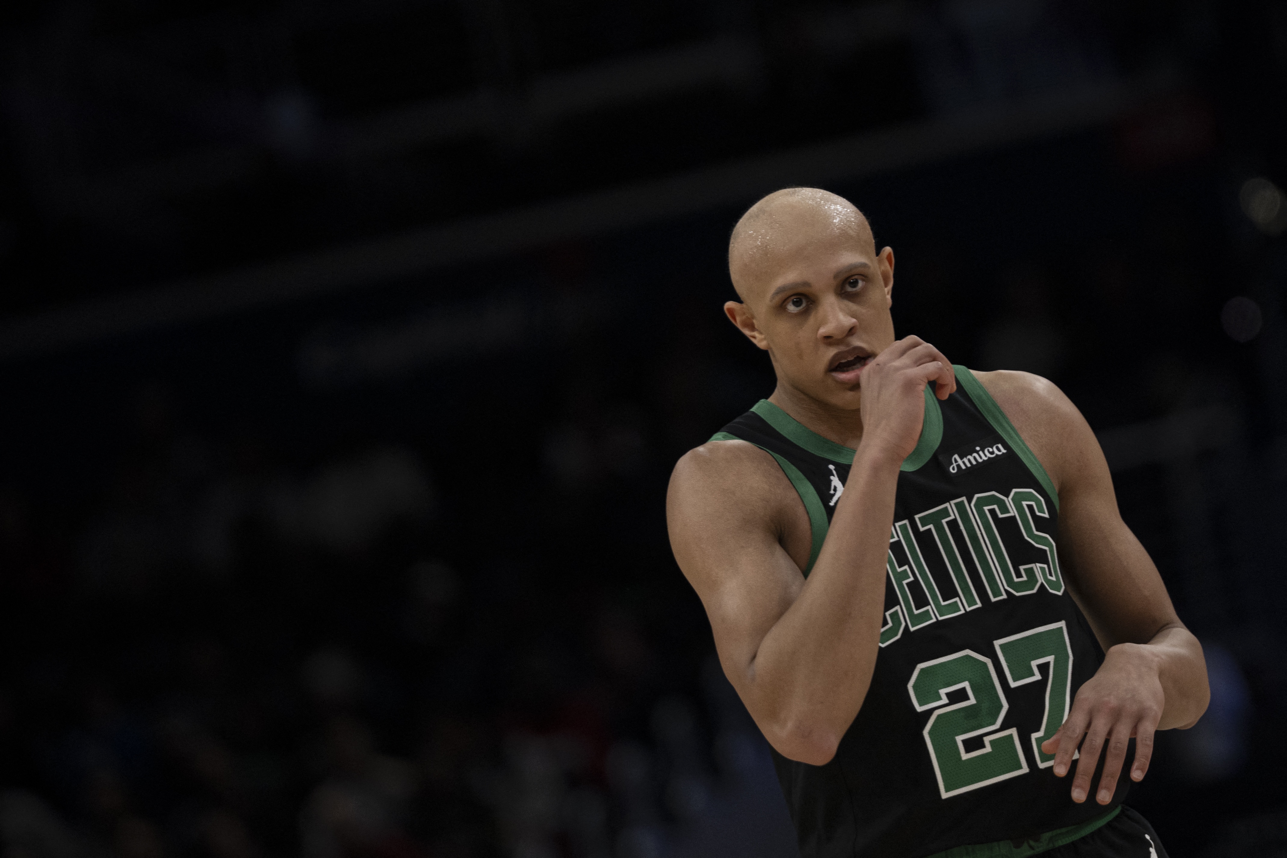 马祖拉赛后点名沃尔什 称其防守端值得信赖