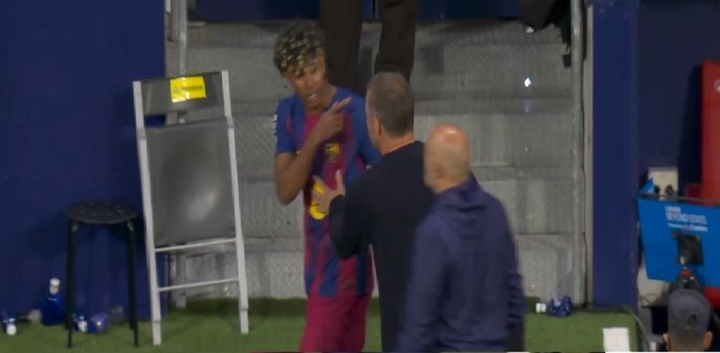 亚马尔赛后愤怒离场 矛头直指门将教练德拉富恩特 亚马尔赛后愤怒离场 矛头直指门将教练德拉富恩特