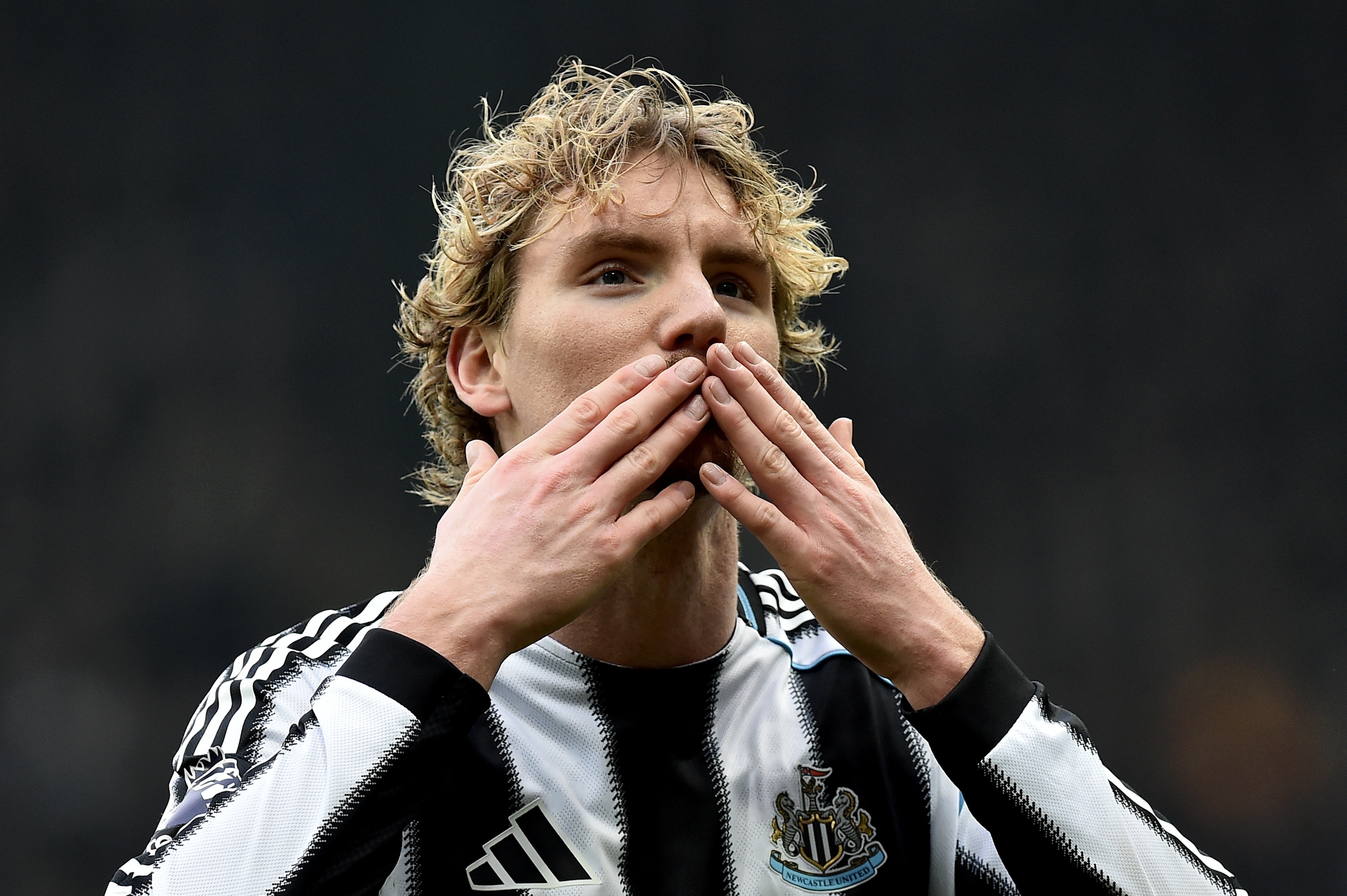 多特锋线B计划 阿斯拉尼解约金3000万欧 英超双雄介入竞争 多特锋线B计划 阿斯拉尼解约金3000万欧 英超双雄介入竞争