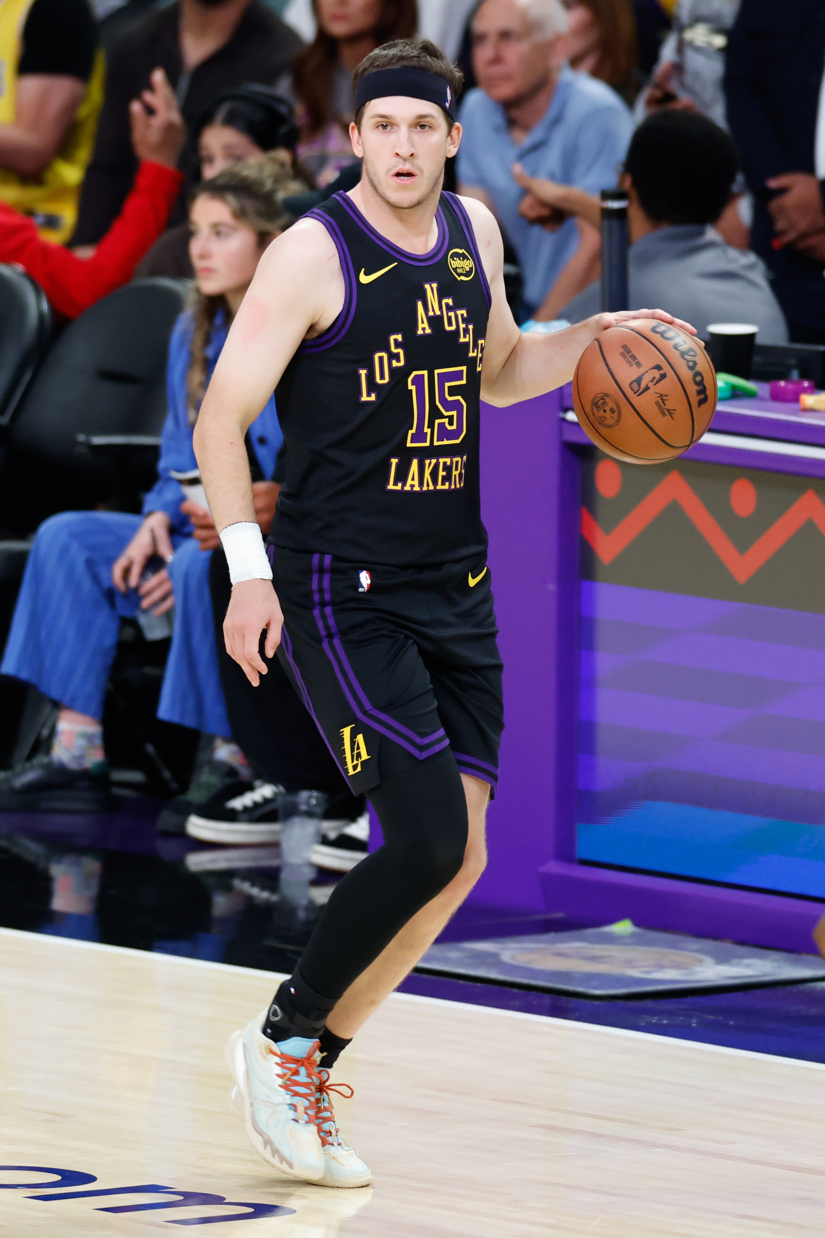 路威评里夫斯顶薪前景 湖人引援优先级高于续约