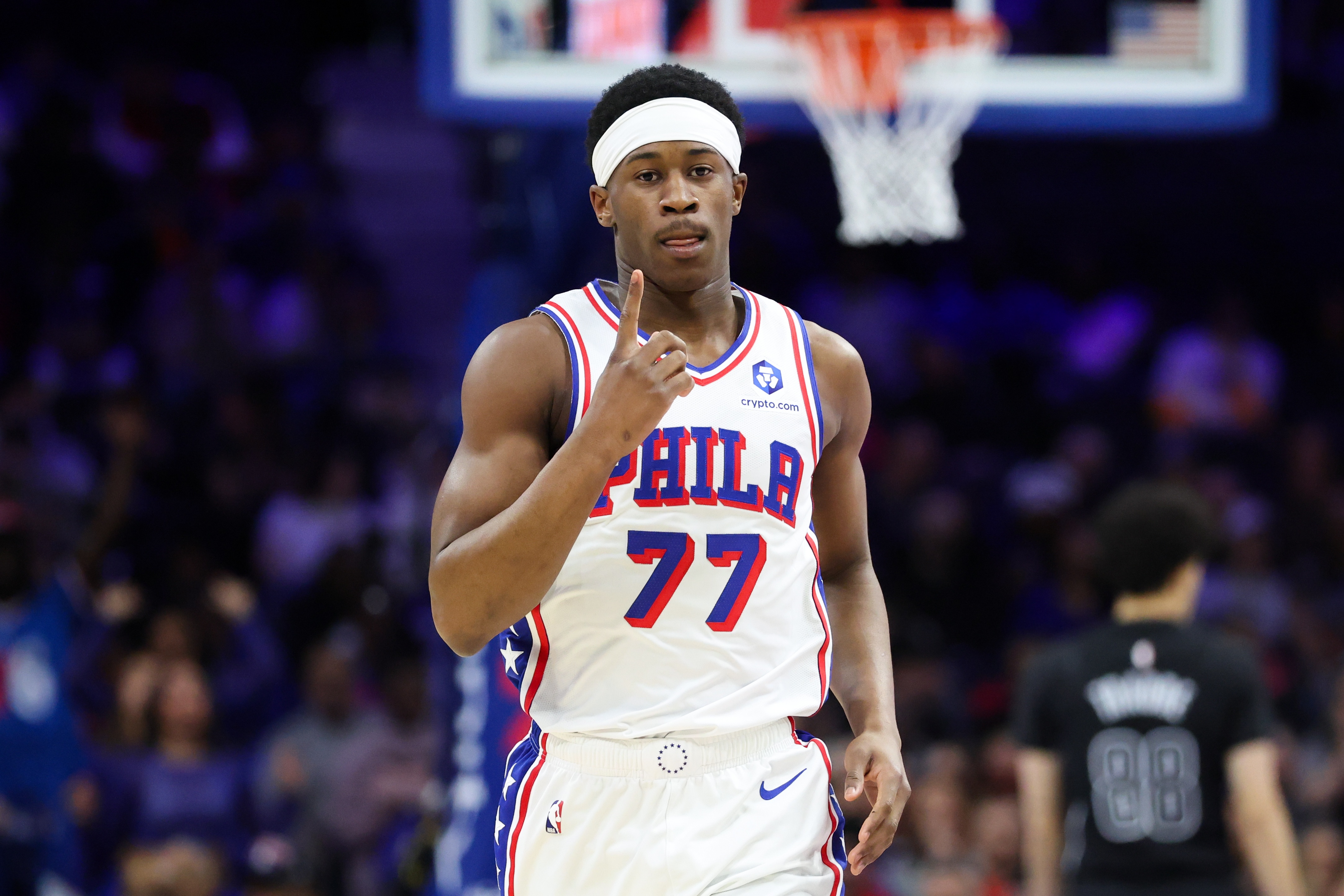 埃奇库姆41分钟填满数据栏 76人主场不敌马刺