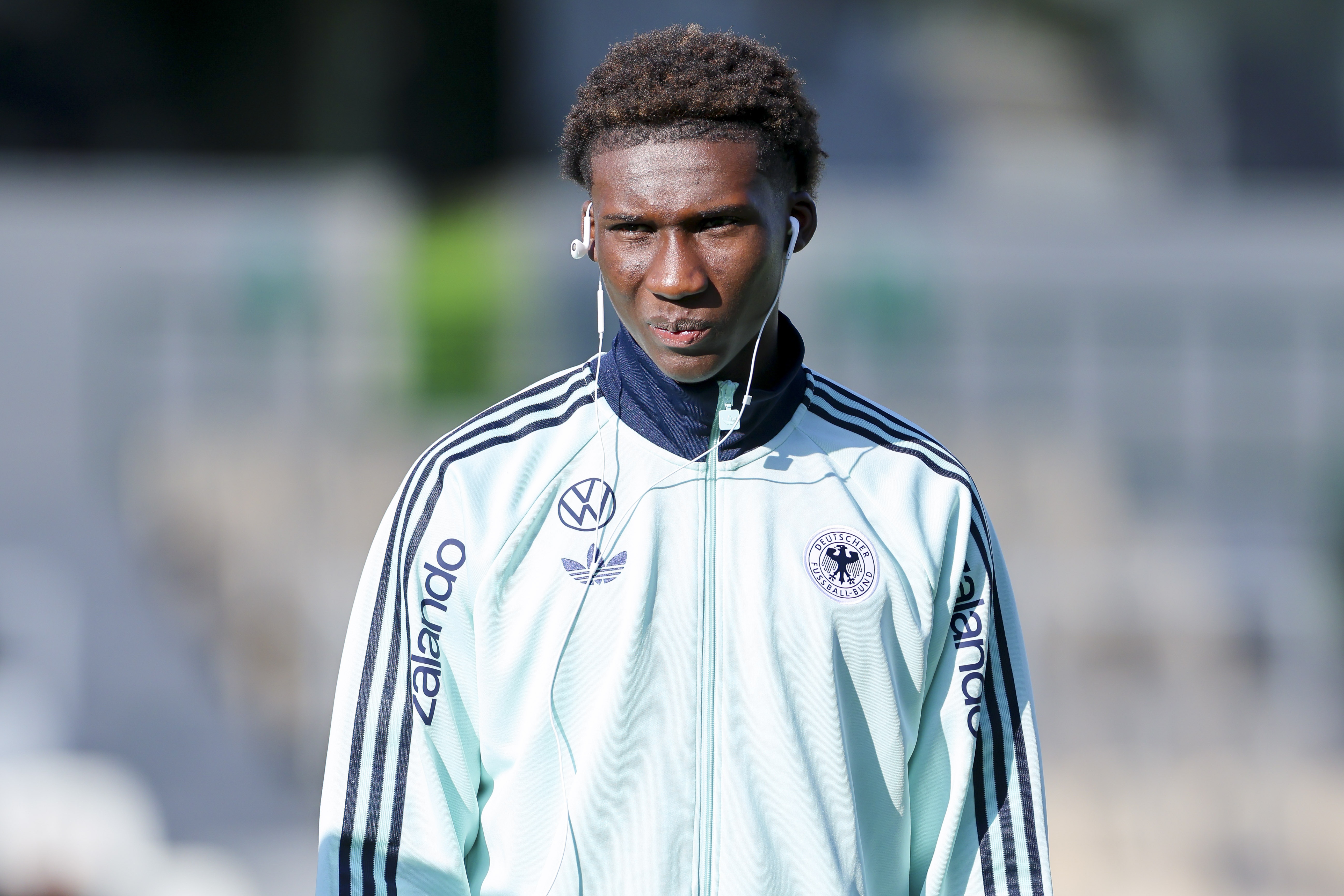 德天空：切尔西接触不莱梅18岁左脚中卫库利巴利 标价或达5000万欧