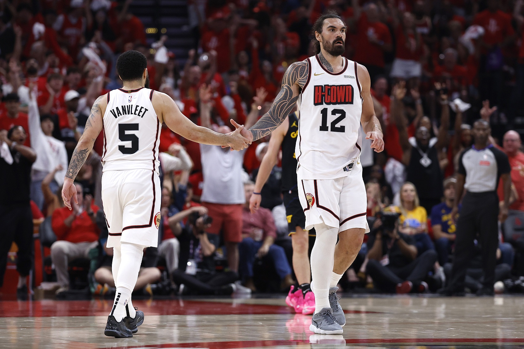 火箭主客场战力鸿沟 伊森谢泼德效率分野引关注