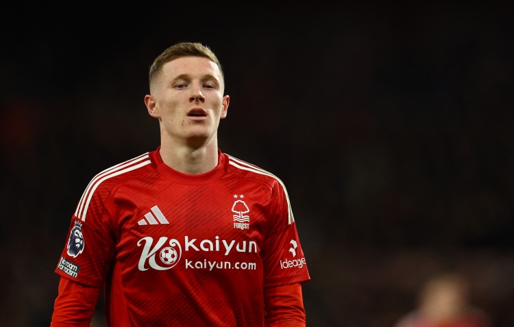 曼联夏窗锁定双中场 曼城抢先接触安德森