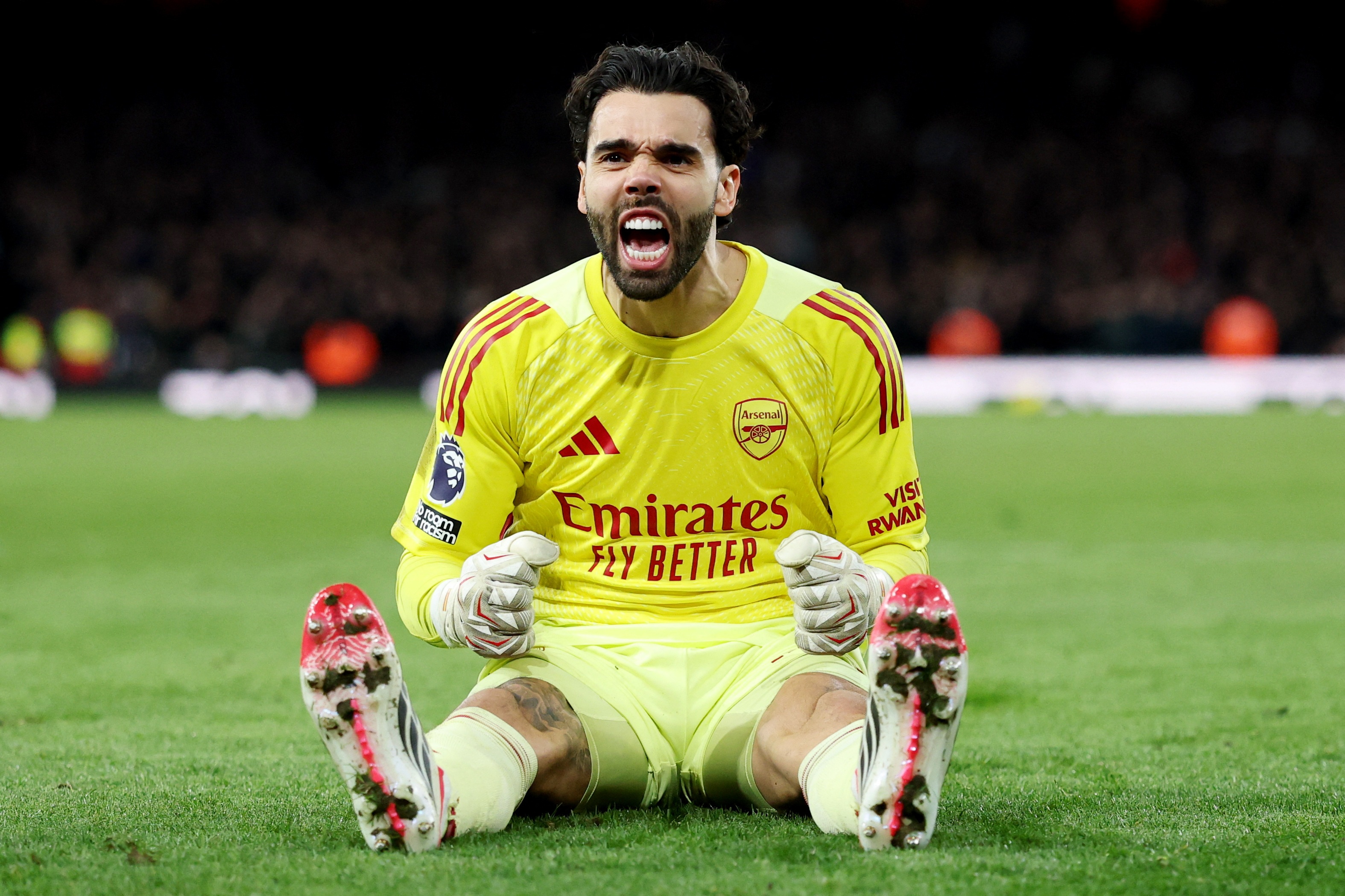 拉亚183身高配英超最大手套 低级别七年磨砺铸就枪手防线基石