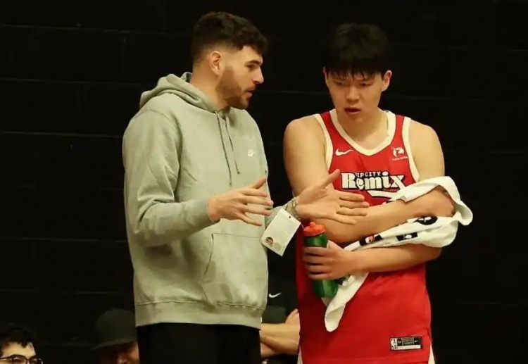 开拓者队记披露克林根杨瀚森关系细节 首年七号秀主动指导后来者