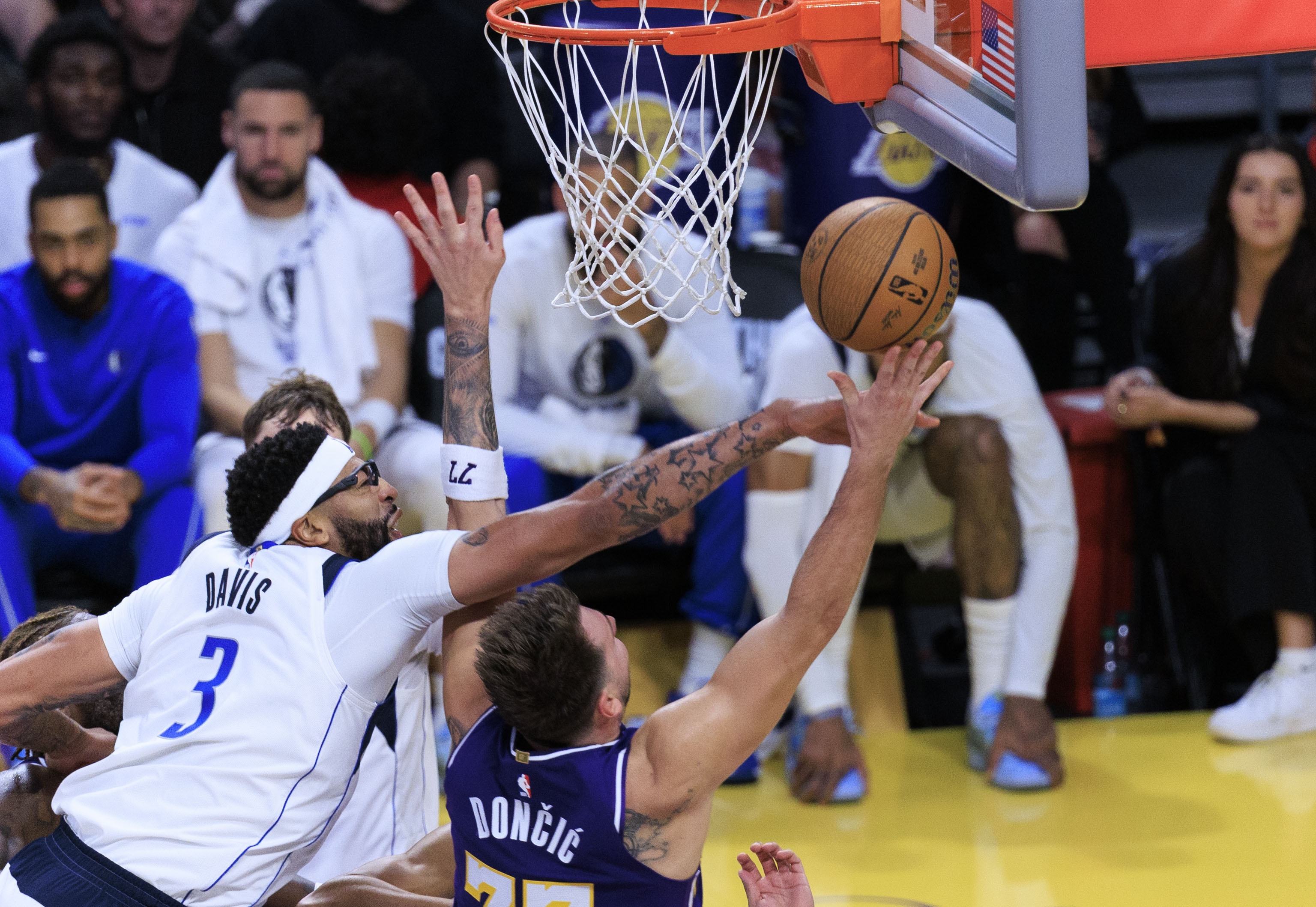 浓眉谈替代东契奇压力 场均50分才能让达拉斯忘记卢卡