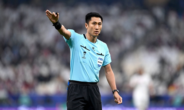 马宁再战世界杯 46岁能否迎来主哨首秀