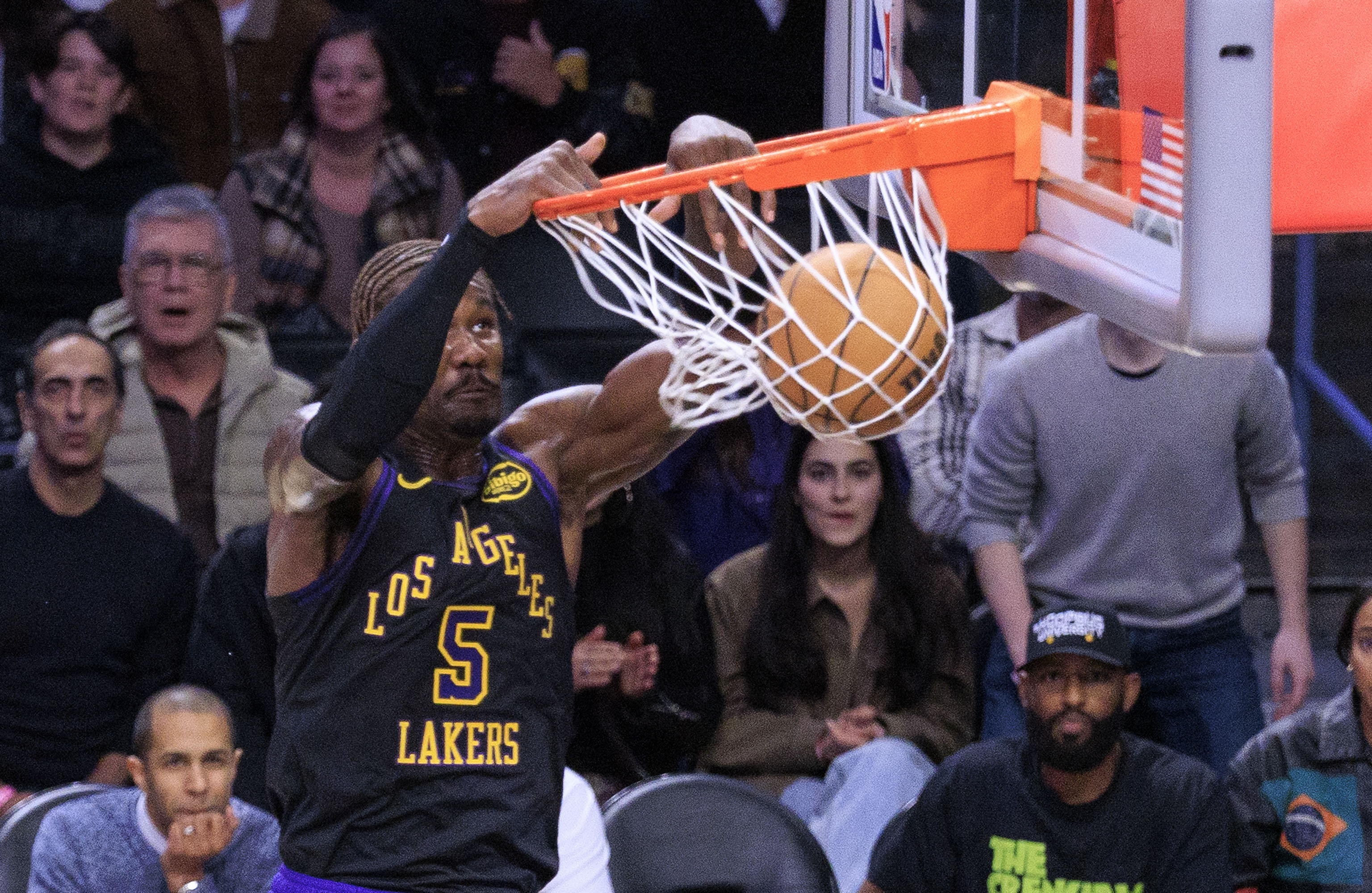 艾顿21分高效输出 接受蓝领定位成湖人季后赛关键变量 艾顿21分高效输出 接受蓝领定位成湖人季后赛关键变量