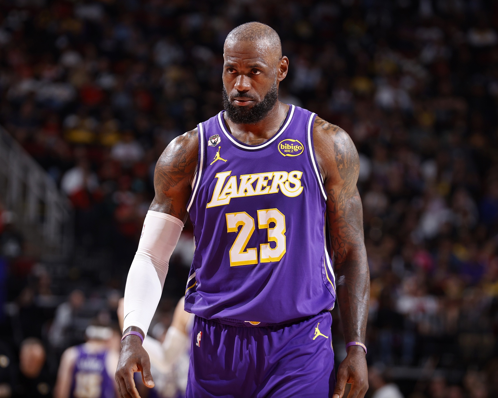 詹姆斯背靠背高效28+12 赛后直言榨干自己回馈比赛