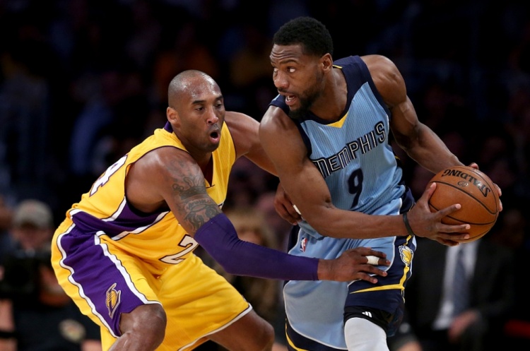 肯扬·马丁评历史前五防守者 手套科比托尼阿伦在列