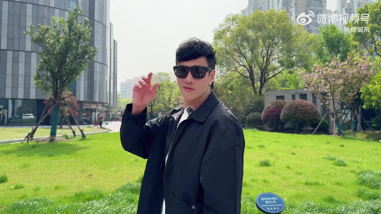 何润东以项羽身份助阵苏超宿迁队主场首秀