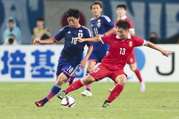 刘建业率铜梁龙五轮不败登顶 从被质疑到土帅新星