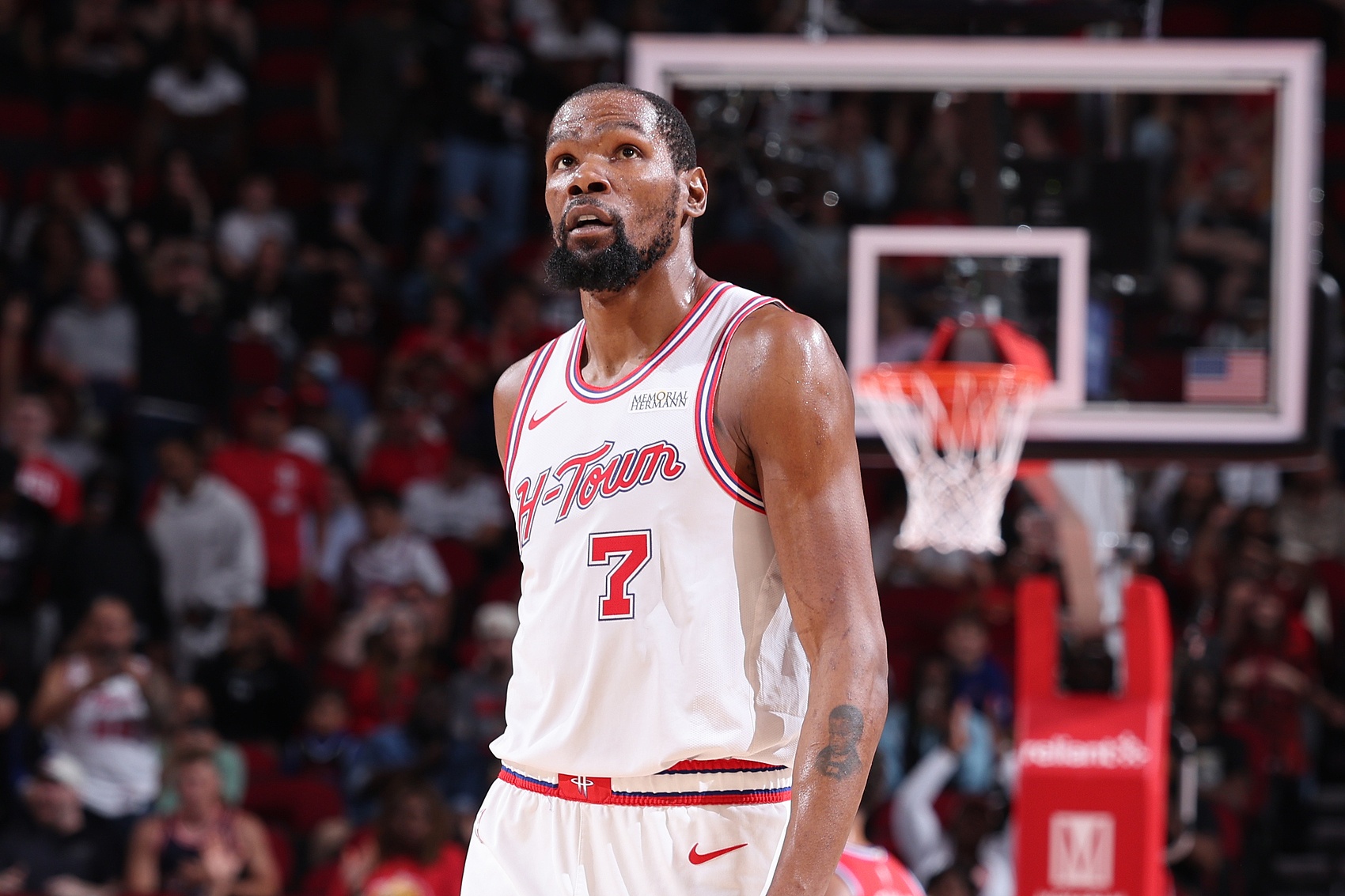 乌度卡详解杜兰特膝伤 髌腱上方遭撞击移动受限