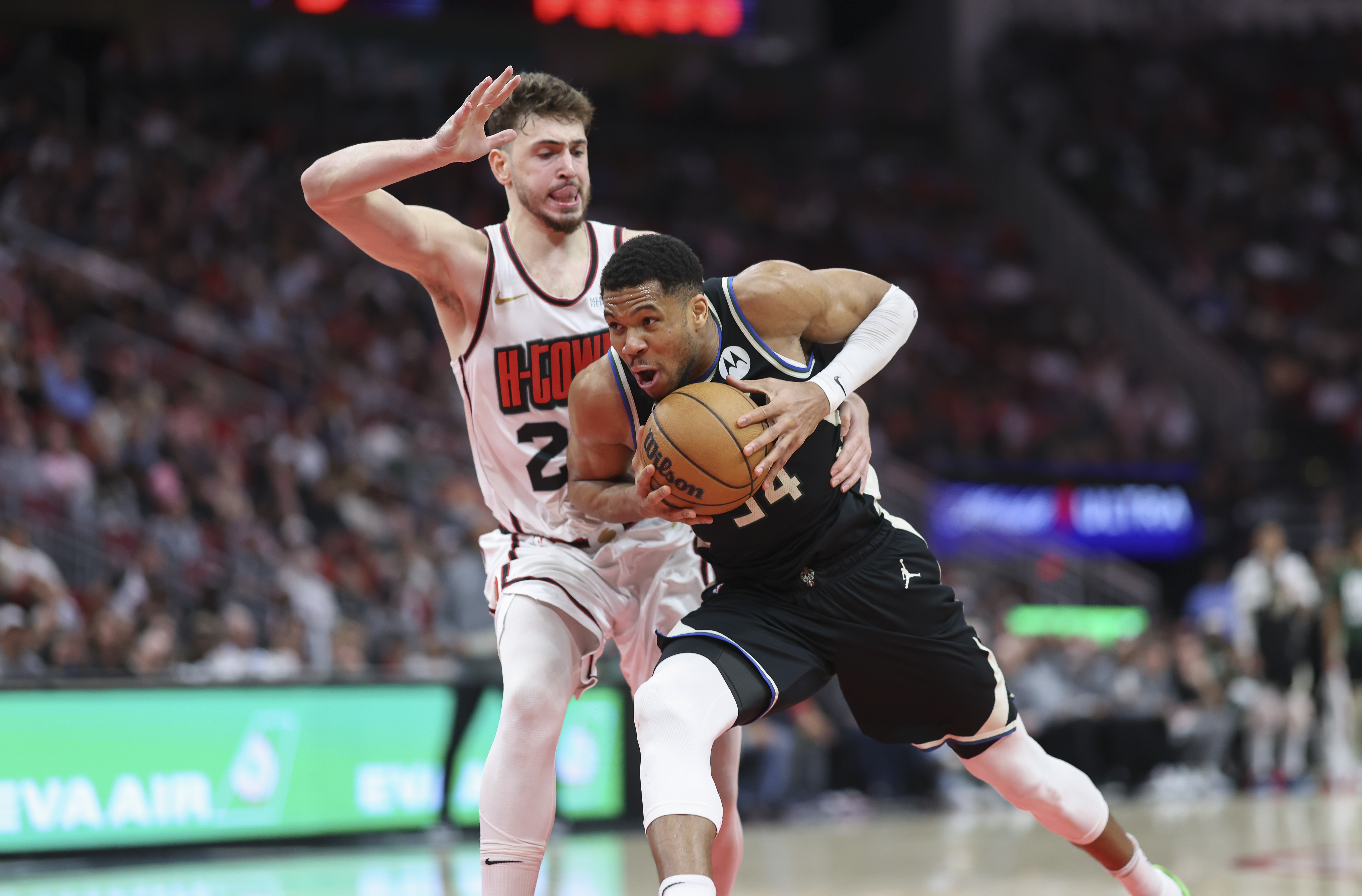 名嘴曝火箭雄鹿酝酿地震级交易 申京换字母哥可能性激增