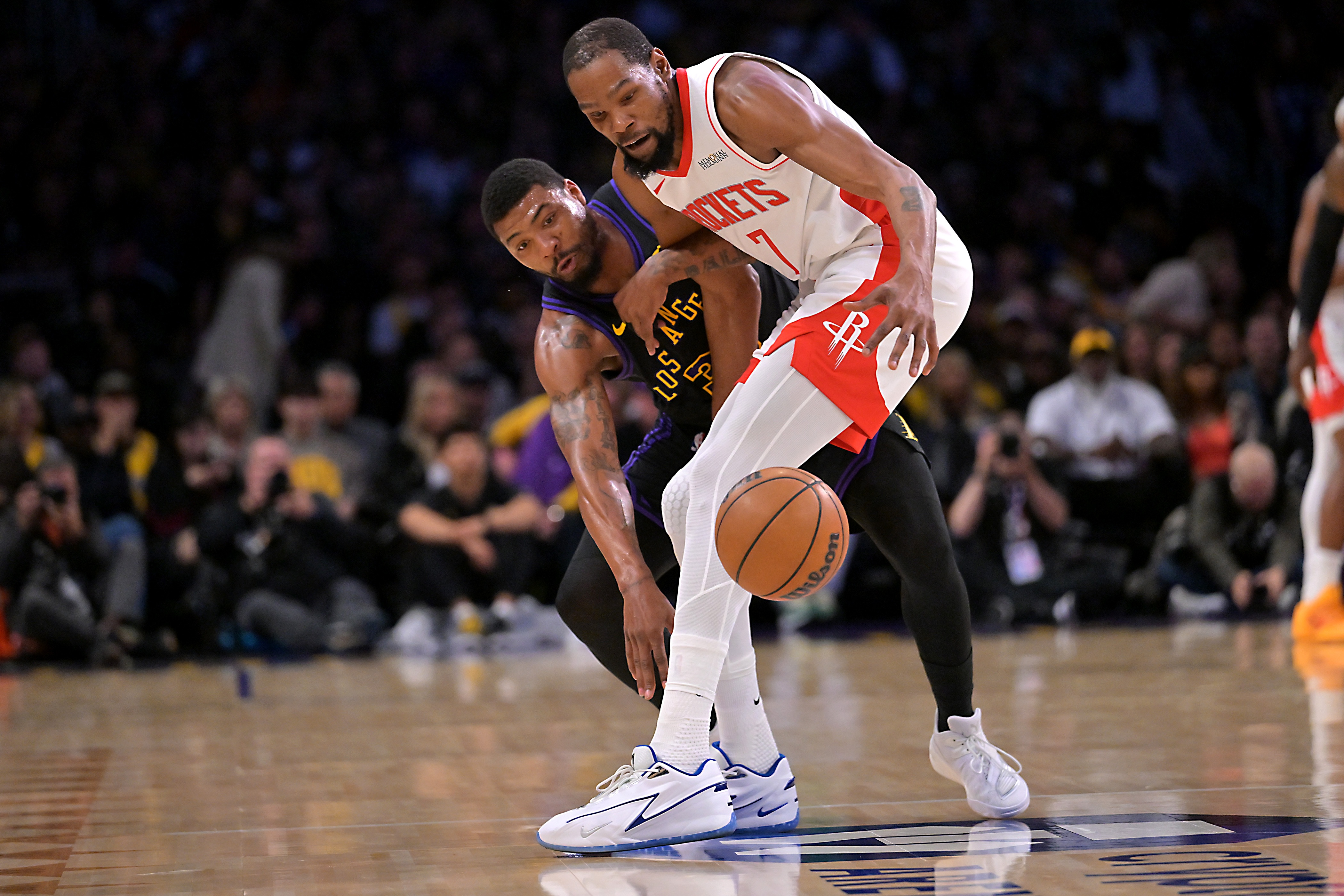 杜兰特G2遭14回合包夹仅出手3次 全场9失误成系列赛转折