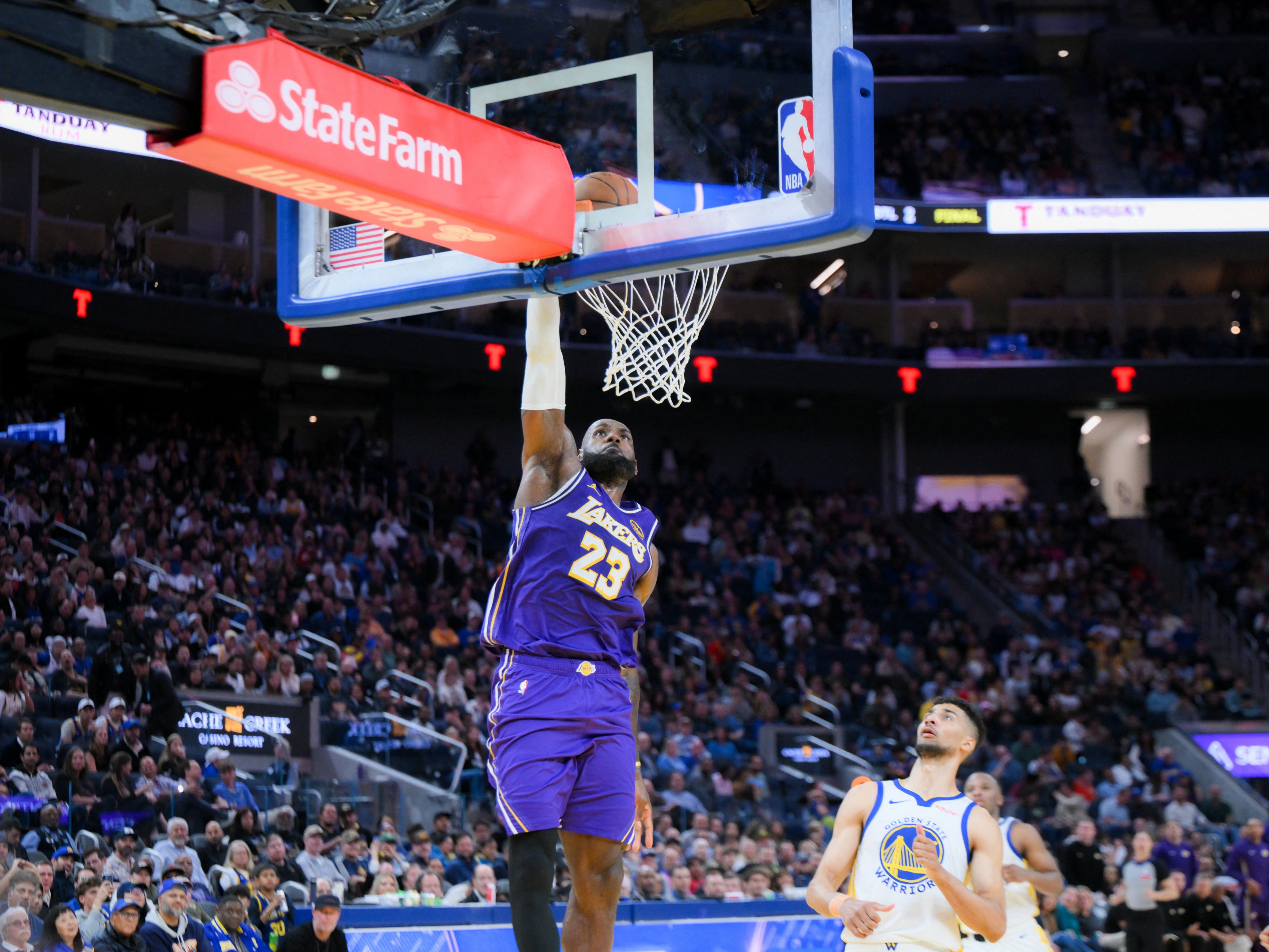 雷迪克赛后直言转换进攻中的詹姆斯就是一辆重型卡车