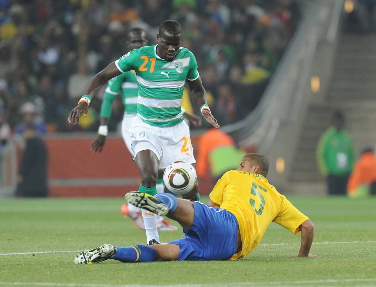 埃布埃：六年未与儿子联络，缺席切尔西青训毕业典礼