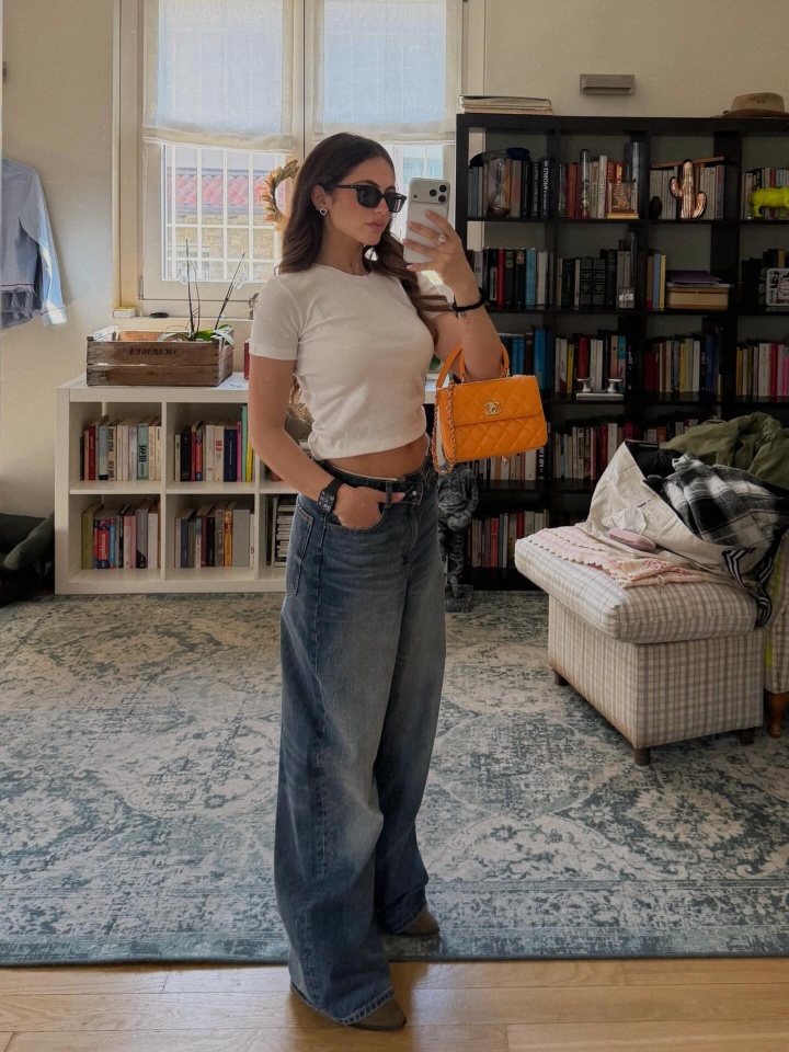 瓦尔加内衣T台秀 足坛伴侣动态一网打尽