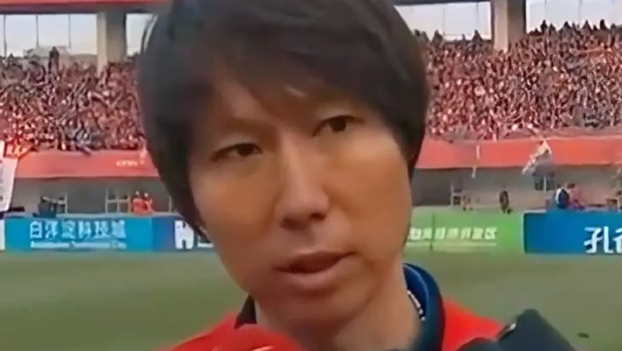 对话许小龙：36岁退役球员腹肌仍在 李铁业务能力确实强但出事想不到