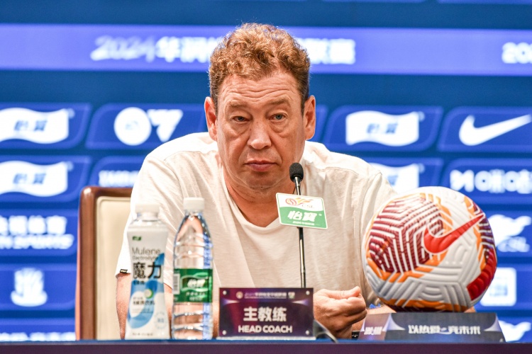 斯卢茨基:残阵申花人员紧缺,百场里程碑拒评分