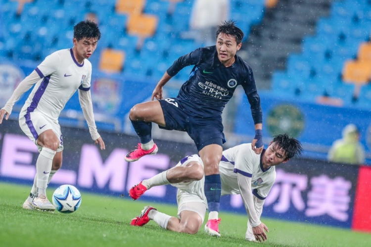 单刀被扑+雨战中断+替补闪击 深圳U20客场1-1津门虎