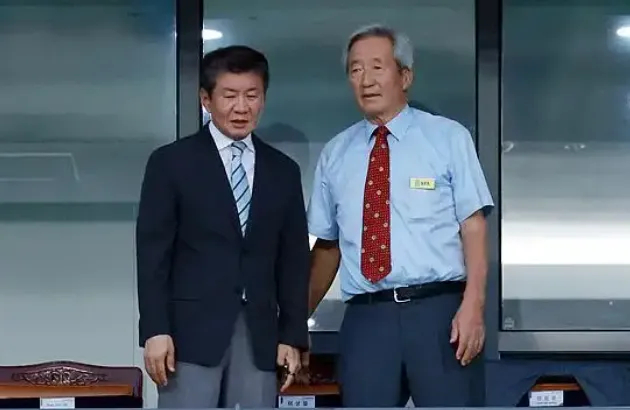 从英雄到罪人：洪明甫辞职背后的韩国足坛派系清算