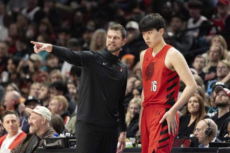 斯普利特曝保护策略：杨瀚森未达NBA标准，场均7分钟非偶然