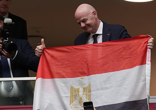 VAR的双标尺度:FIFA理想剧本下的强者特权 VAR的双标尺度:FIFA理想剧本下的强者特权