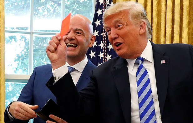 VAR的双标尺度:FIFA理想剧本下的强者特权 VAR的双标尺度:FIFA理想剧本下的强者特权