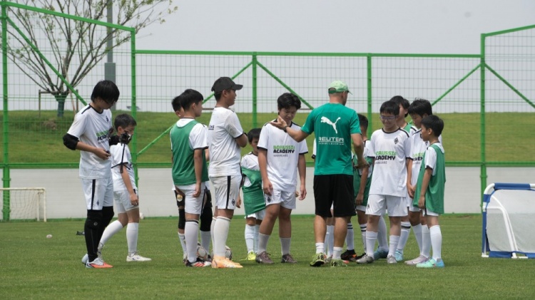 门兴学院上海联合南通支云青训暑期夏令营开营 门兴学院上海联合南通支云青训暑期夏令营开营