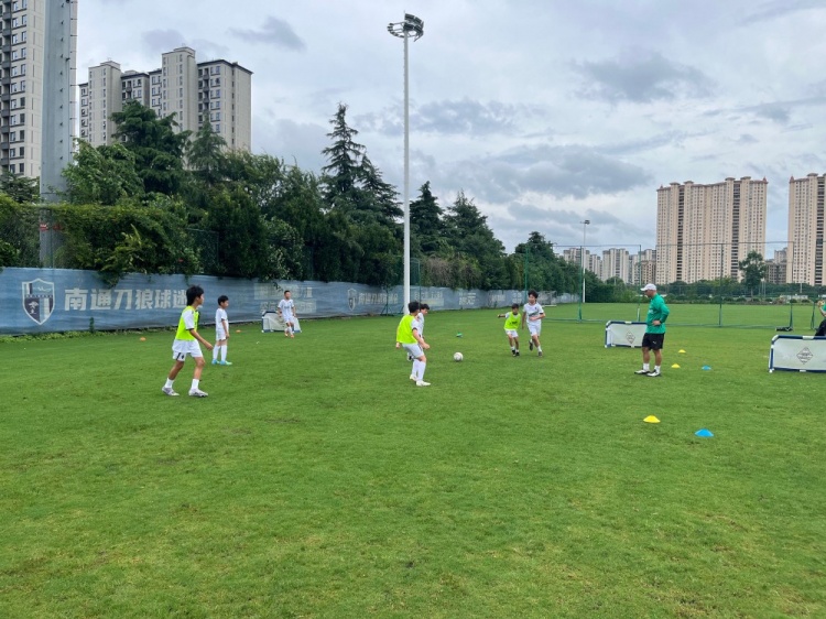 门兴学院上海联合南通支云青训暑期夏令营开营 门兴学院上海联合南通支云青训暑期夏令营开营
